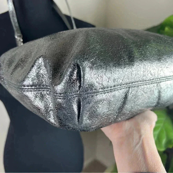 Michael Michael Kors Women’s Jet Set Metallic Silver Tote Purse Bag - Picture 4 of 16